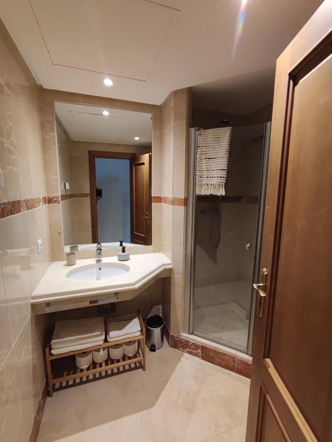 Costalita On The Beach - 3 Bedroom Cosy Apartment เอสเตโปนา ภายนอก รูปภาพ