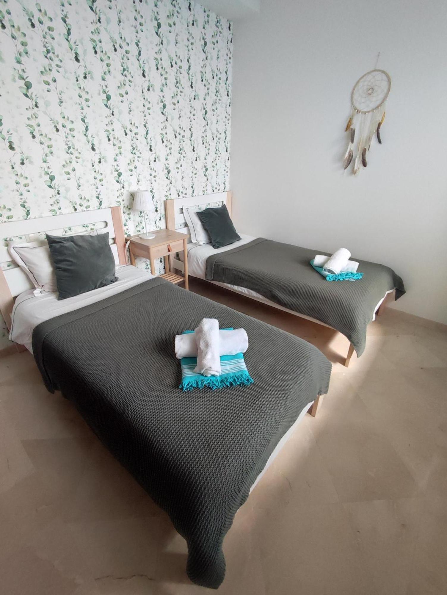 Costalita On The Beach - 3 Bedroom Cosy Apartment เอสเตโปนา ภายนอก รูปภาพ