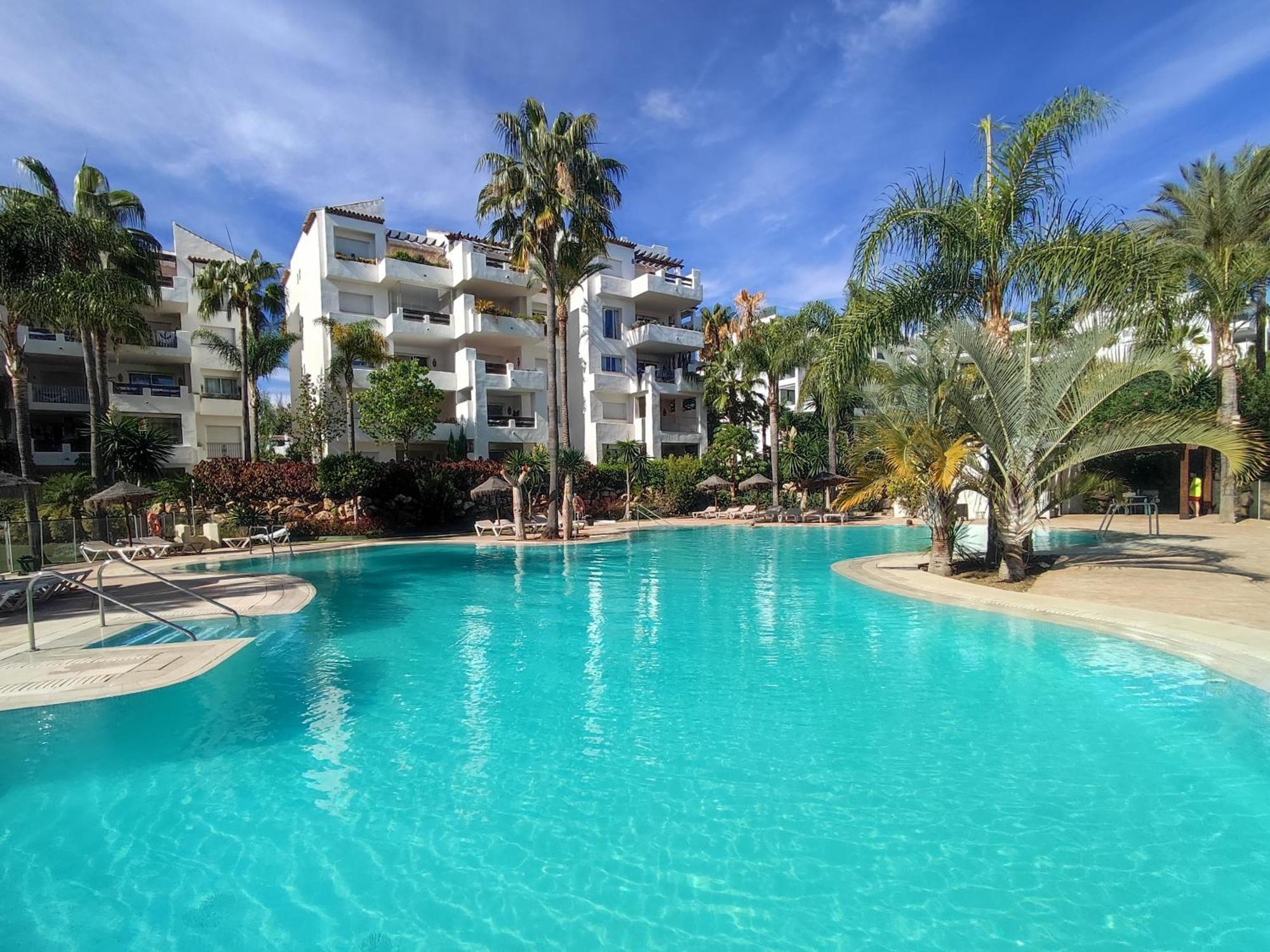 Costalita On The Beach - 3 Bedroom Cosy Apartment เอสเตโปนา ภายนอก รูปภาพ
