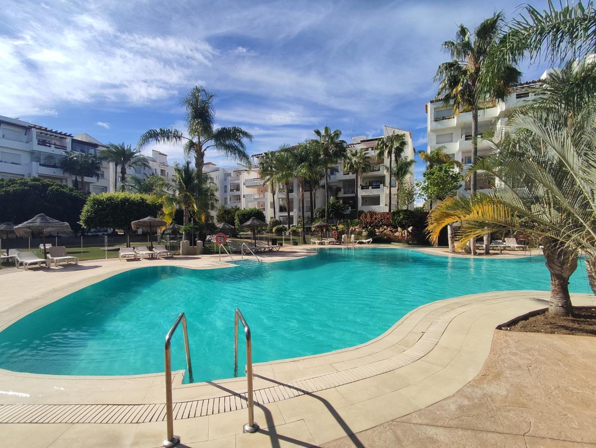 Costalita On The Beach - 3 Bedroom Cosy Apartment เอสเตโปนา ภายนอก รูปภาพ